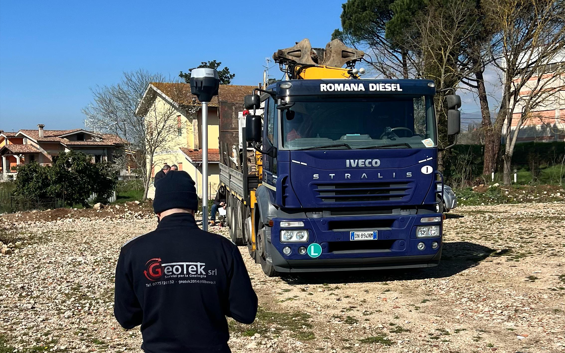 attrezzatura gps geotek geologia geofisica consolidamenti sondaggi archeologici